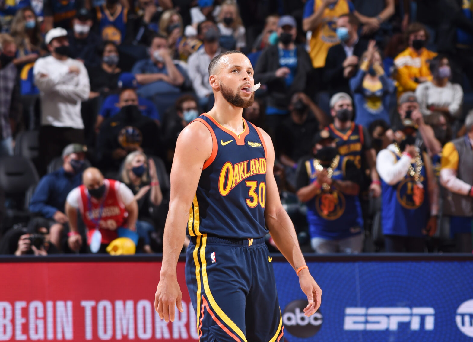 Stephen Curry Signs Huge Extension With The Golden State Warriors