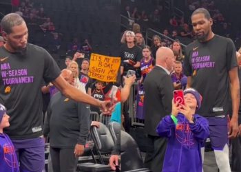 Kevin Durant and a Suns fan